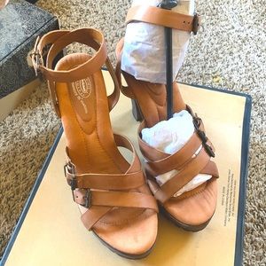 Dr. Scholl’s brown wood heels